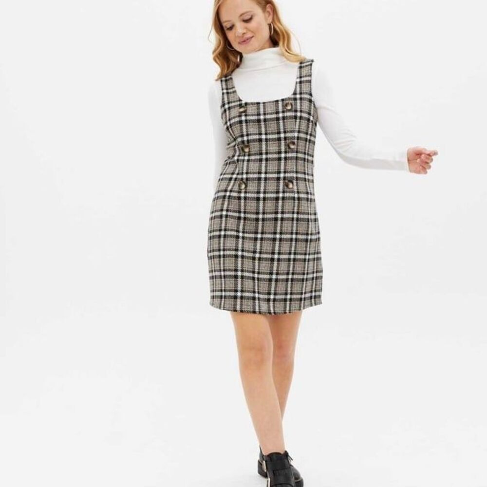 New Look Black Check Button Mini Pinafore Dress 8